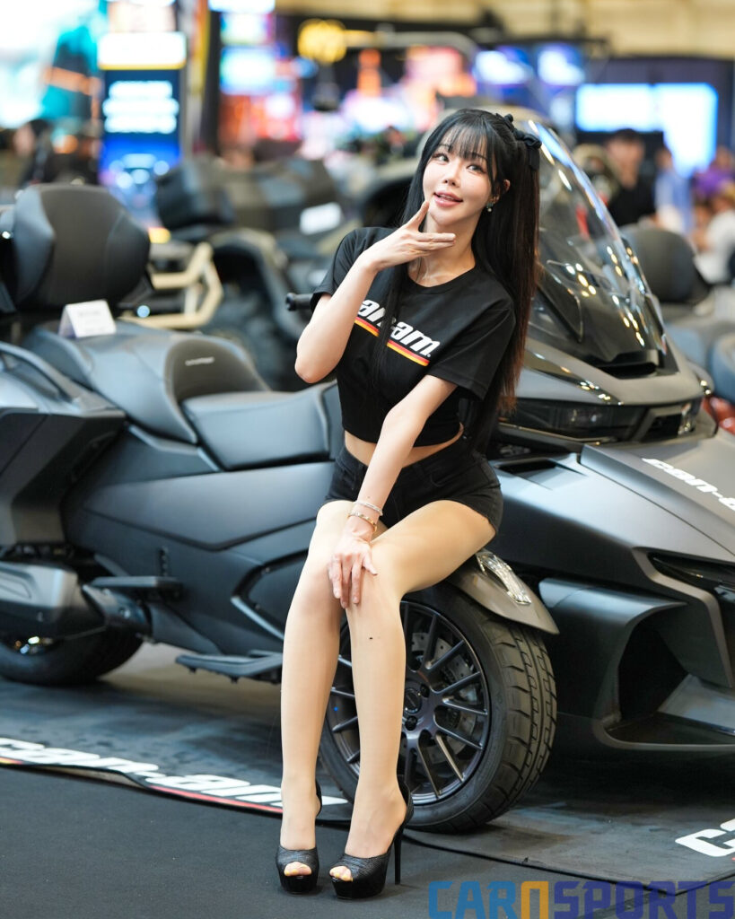 부산모빌리티쇼 캔암 레이싱모델 민한나