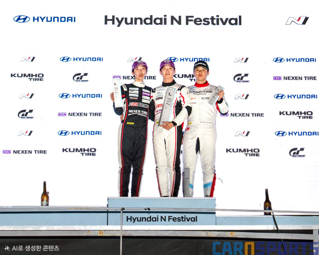라운드3 레이스2 포디움 김규민(왼쪽), 김영찬(중간), 이창욱(오른쪽)