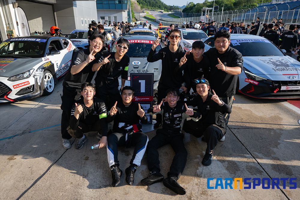 폴투윈을 달성한 최근환·권도윤 조(B.O.B RACING X 아주자동차대학교)